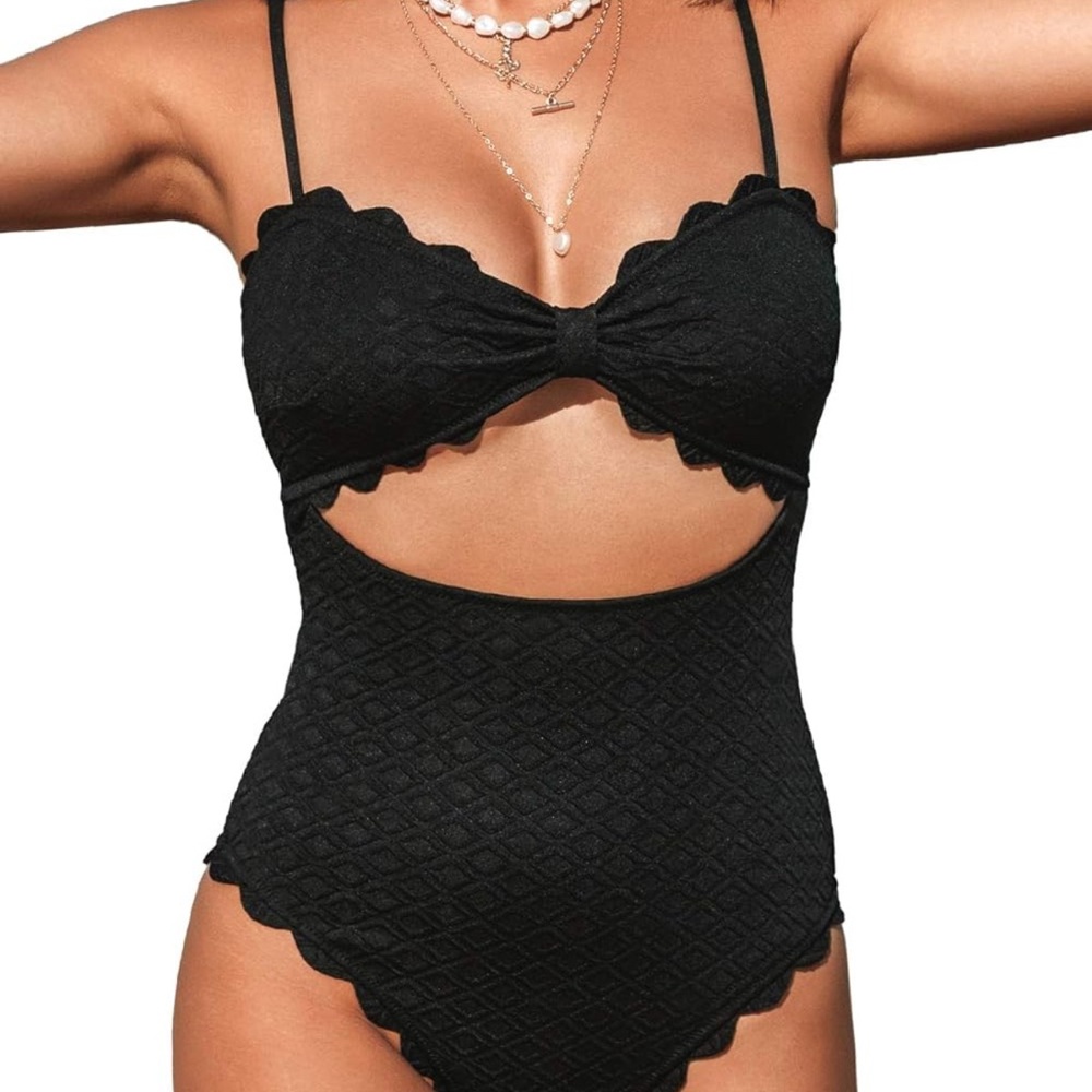 Cupshe Black Scalloped One Piece Swimsuit